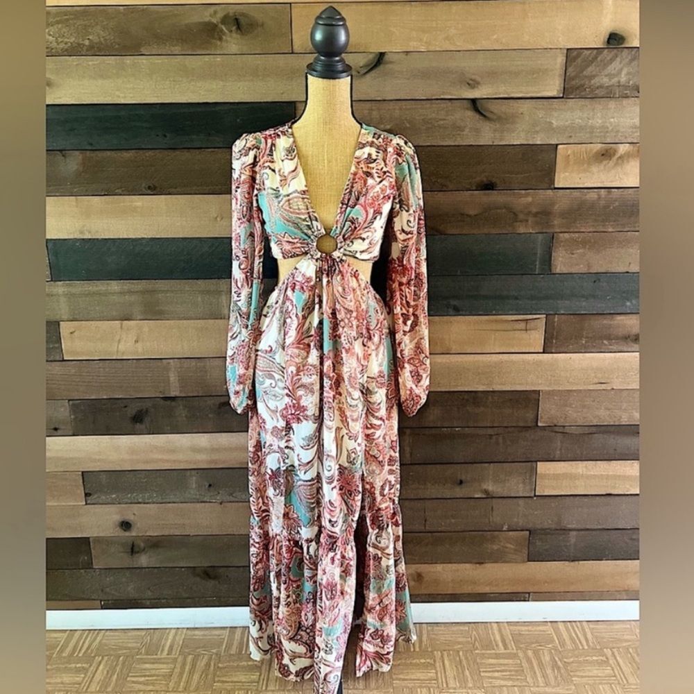 Jessica Simpson Long Bubble Sleeve Cut Out Sides Paisley Maxi Dress